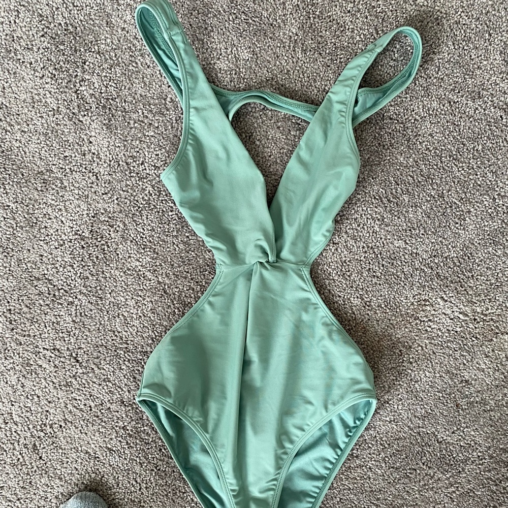SWIMSUIT🩱 - Picture 4 of 5